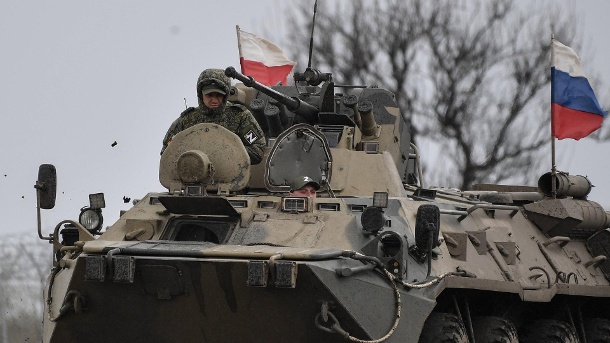 Russische Panzer in Saporischschja: Die Armee hat angeblich viele Waffen der Ukraine zerstört. (Quelle: imago images/SNA)